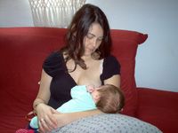 breastfeeding-1589216_640